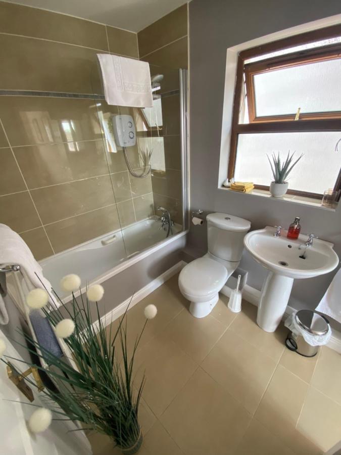 Summer Cottage In Kinsale Exterior foto